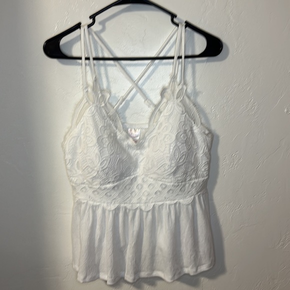 NOBO white crochet tank w/ built in pads L - Picture 4 of 11